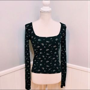 NWT Urban Outfitters Flower Top